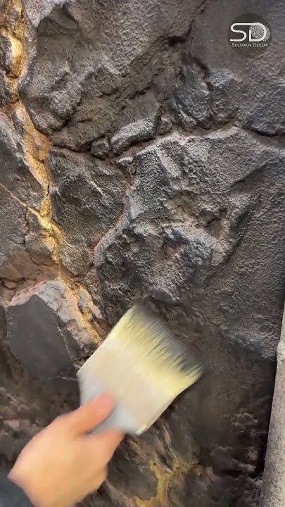 Окрашивание декоративной скалы